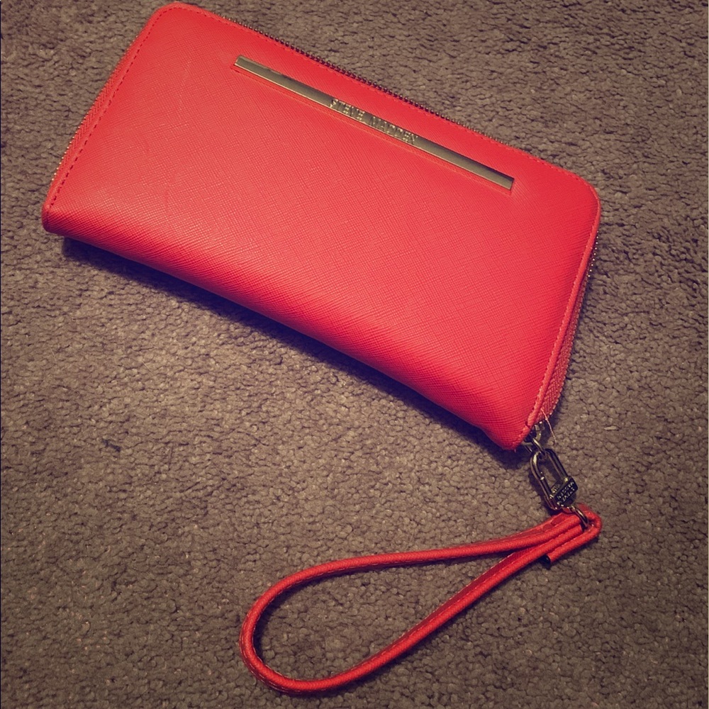 Steve Madden Wristlet